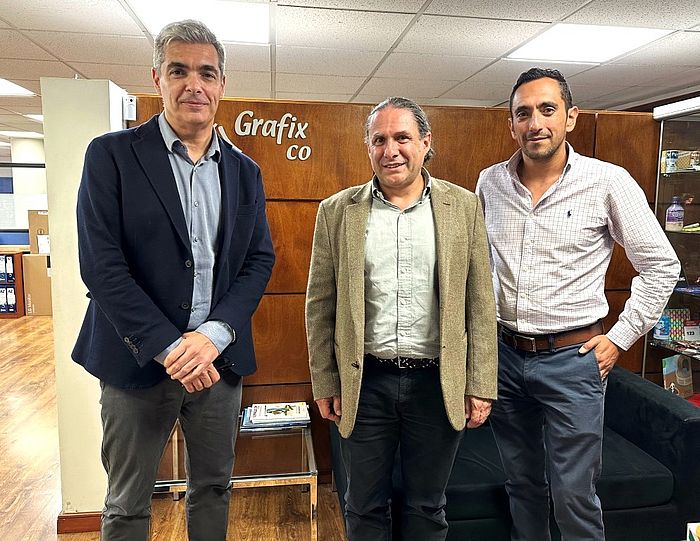 KAMA CBO Jordi Giralt und Juan Lozano, Firmenchef von Grafix Digital als Partner